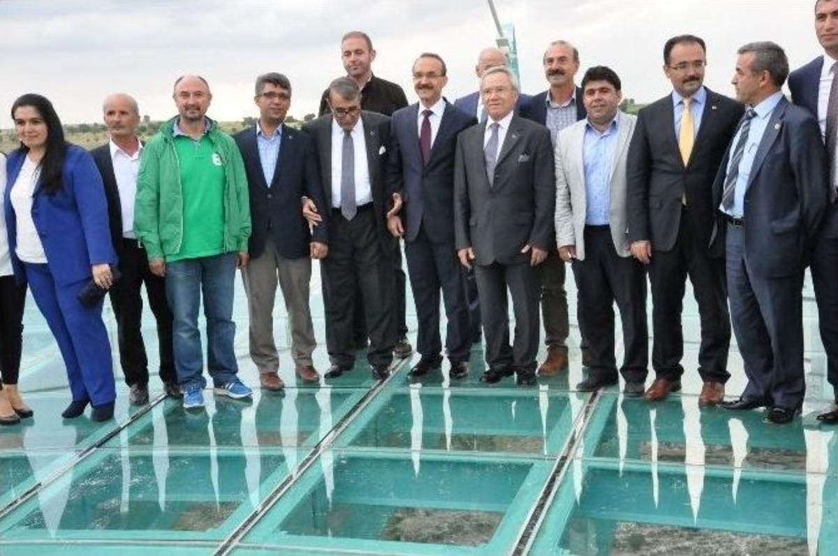 (&ouml;zel Haber) D&uuml;nyanın İkinci B&uuml;y&uuml;k Kanyonuna Cam Teras Yapıldı