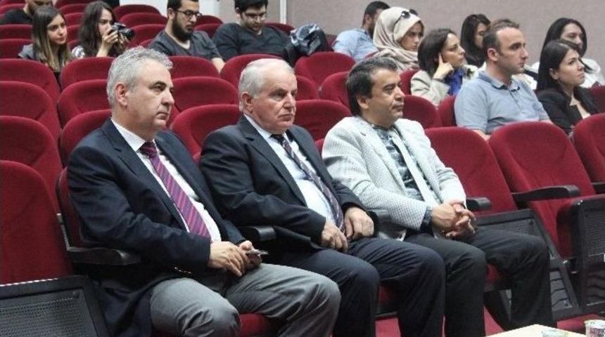 Yeni Medya Farklı Bakış A&ccedil;ılarıyla Ele Alındı