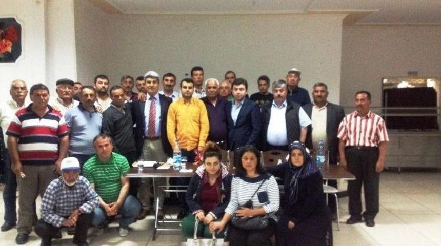 Ak Parti Sandık G&ouml;revlileri Eğitiliyor