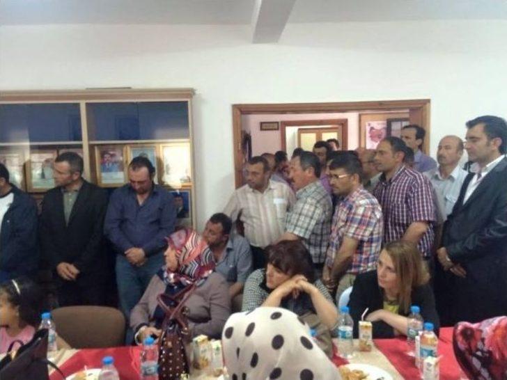 Ak Parti Milletvekili Adayları Şehit Ailelerini Ziyaret Etti