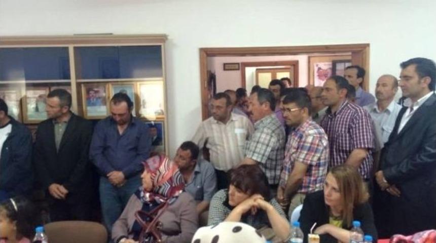 Ak Parti Milletvekili Adayları Şehit Ailelerini Ziyaret Etti