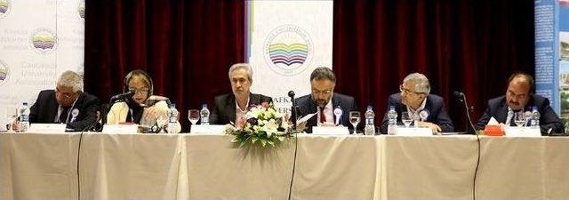 Y&uuml;ksek&ouml;ğretimde Akreditasyon Sorunu Ve &Ccedil;&ouml;z&uuml;m Yolları Tartışıldı 1