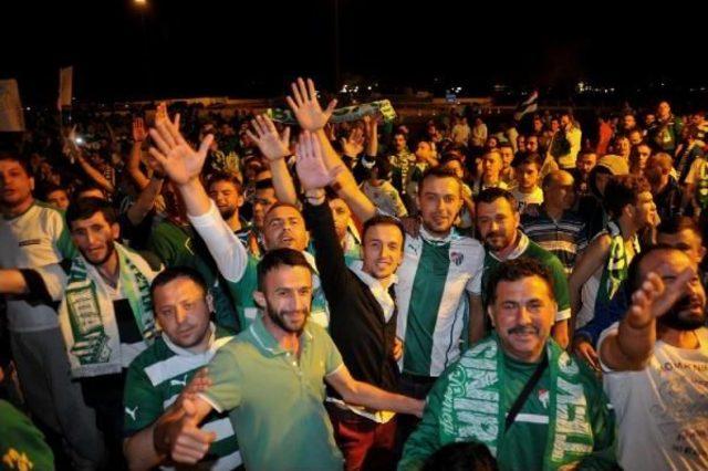 Bursaspor’A Yalova da Muhteşem Karşılama 3