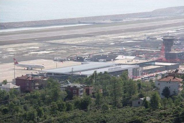 Ordu-giresun Havalimanı&rsquo;na İlk U&ccedil;ak İndi 2