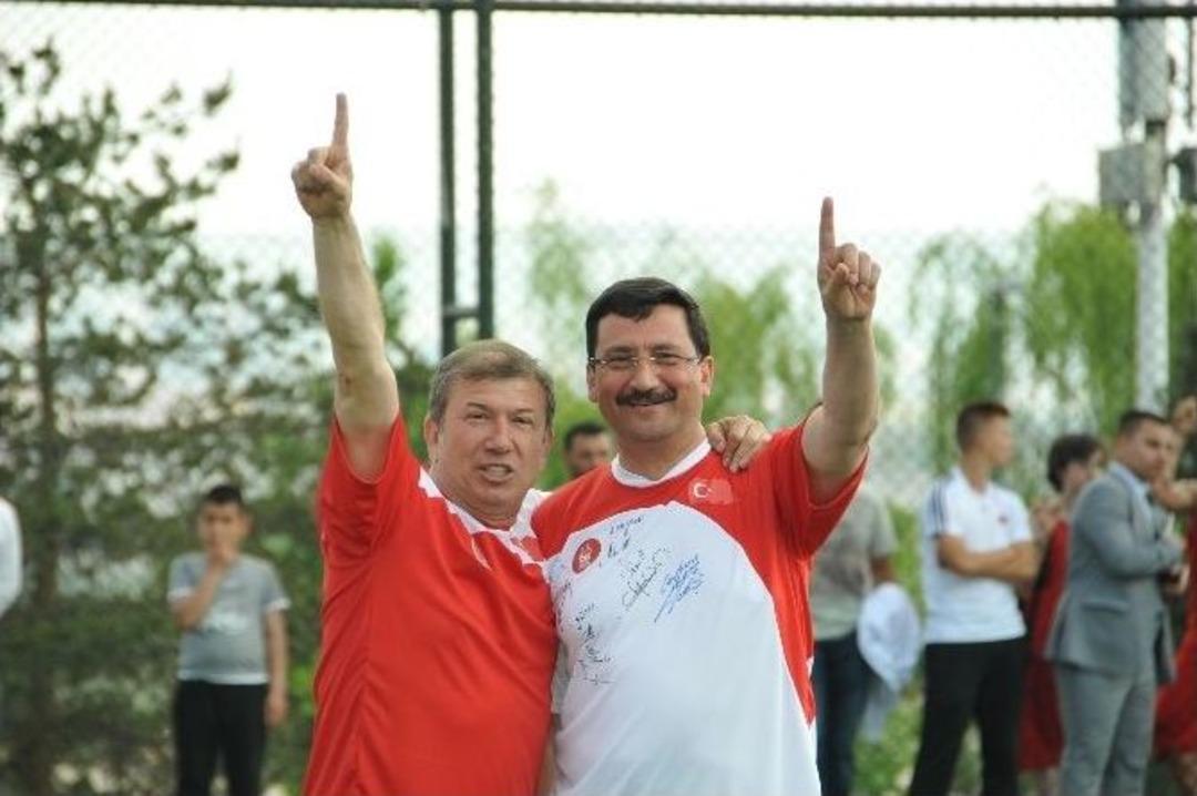 Ş&ouml;hretler Ma&ccedil;ında Kazanan Dostluk Oldu