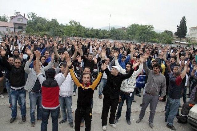 Ford İşçileri Eylemlerini Sürdürüyor