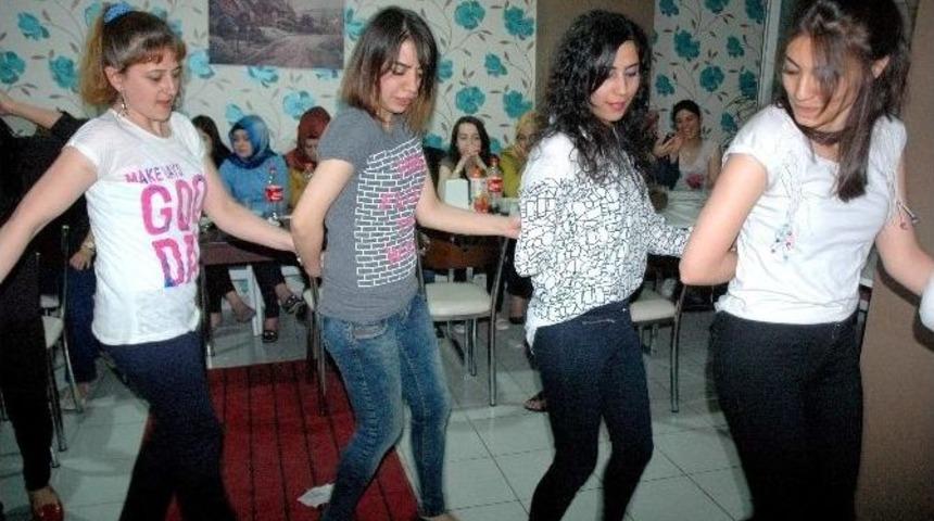 &Ouml;ğretmenlere Moral Gecesi