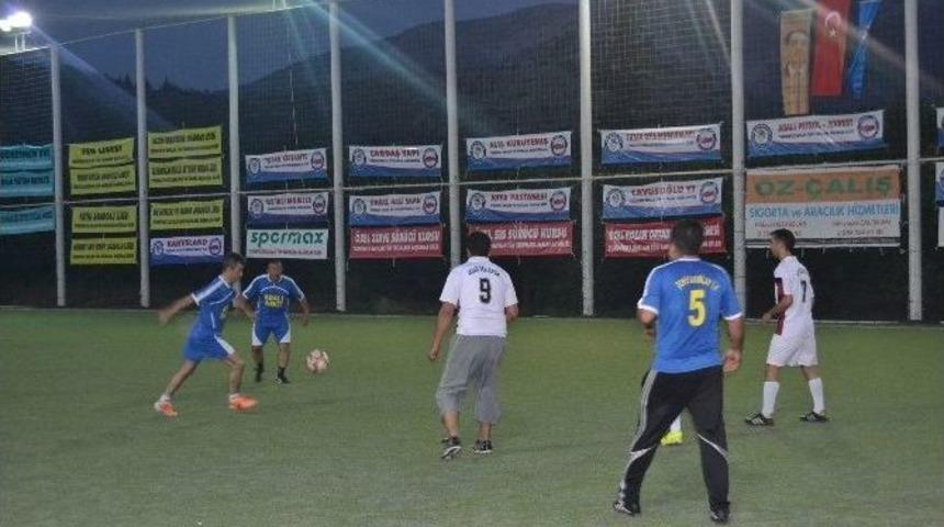 Kozan&rsquo;da "gelin Ma&ccedil; Yapalım Kazanan Dostluk Olsun!" Turnuvası Sona Erdi