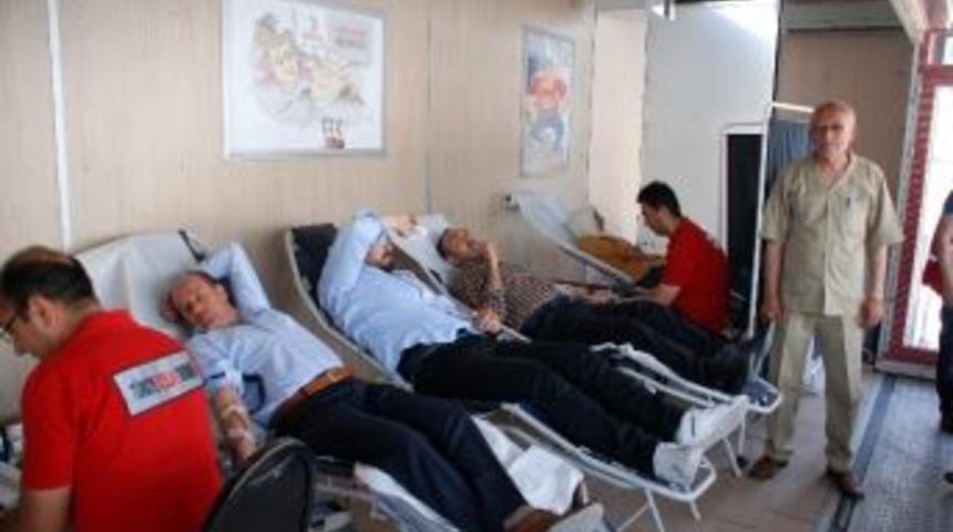 Midyat&rsquo;ta T&uuml;rk Kızılay&rsquo;ına Kan Bağışı