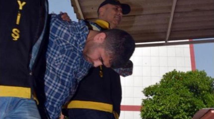 G&uuml;venlik Kamerasını Ge&ccedil; Fark Eden Hırsızın Telaşı