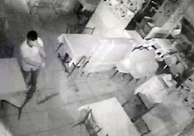 G&uuml;venlik Kamerasını Ge&ccedil; Fark Eden Hırsızın Telaşı 2