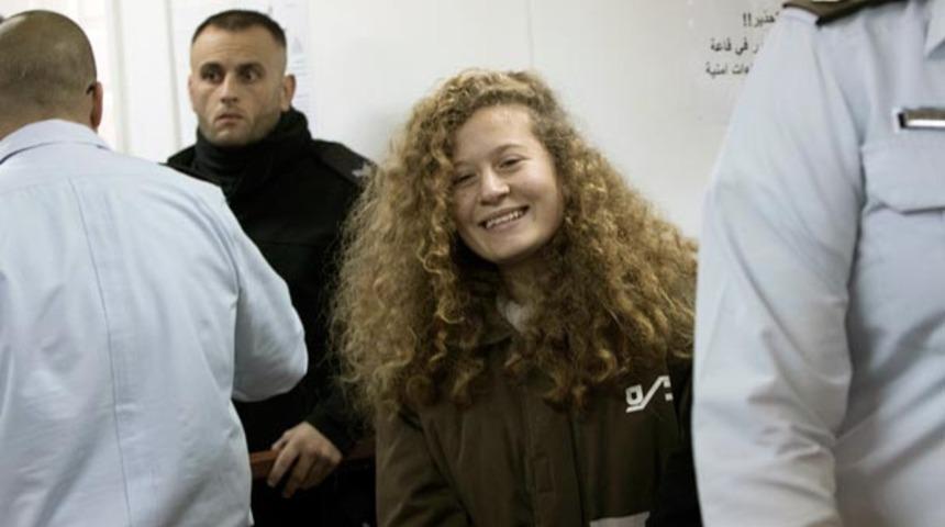 Filistin direnişinin sembolü Ahed Temimi serbest bırakıldı