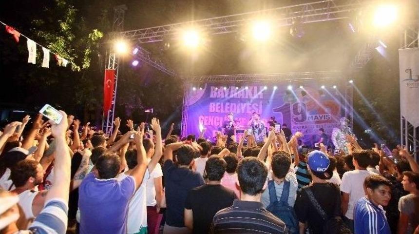 Bayraklı&rsquo;da Gen&ccedil;lik Festivaline Unutulmaz Kapanış