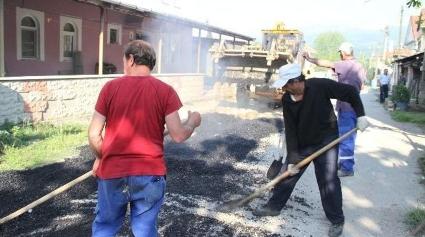 Akyazı Belediyesi Asfalt Yama &Ccedil;alışmalarını S&uuml;rd&uuml;r&uuml;yor