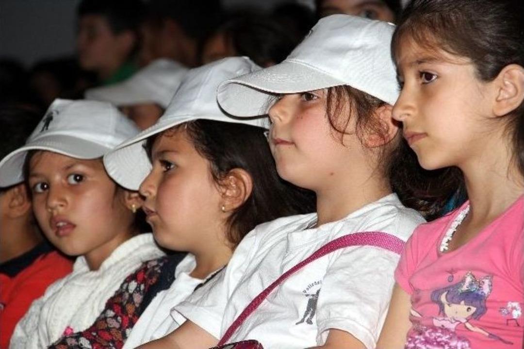 "polican" &Ccedil;ocukların Yeni Kahramanı