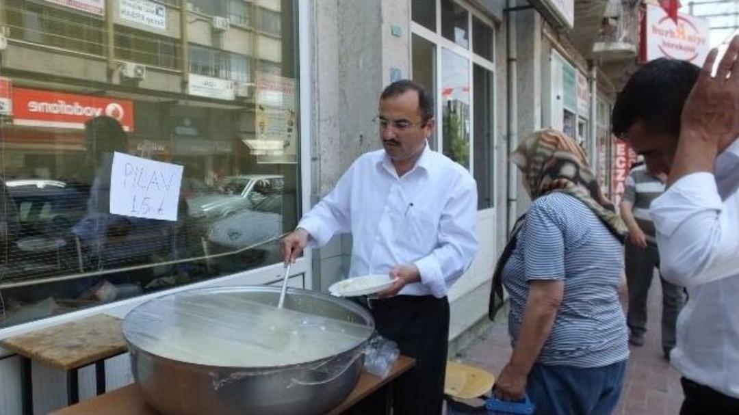 Burhaniye&rsquo;de Kadınlar İhtiya&ccedil;lı &Ouml;ğrenciler İ&ccedil;in Kermes D&uuml;zenledi