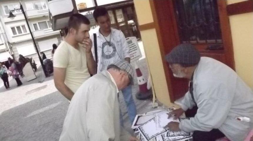 Herkesin İsmini Yazıyor, Ama Kendi İsmini S&ouml;ylemiyor