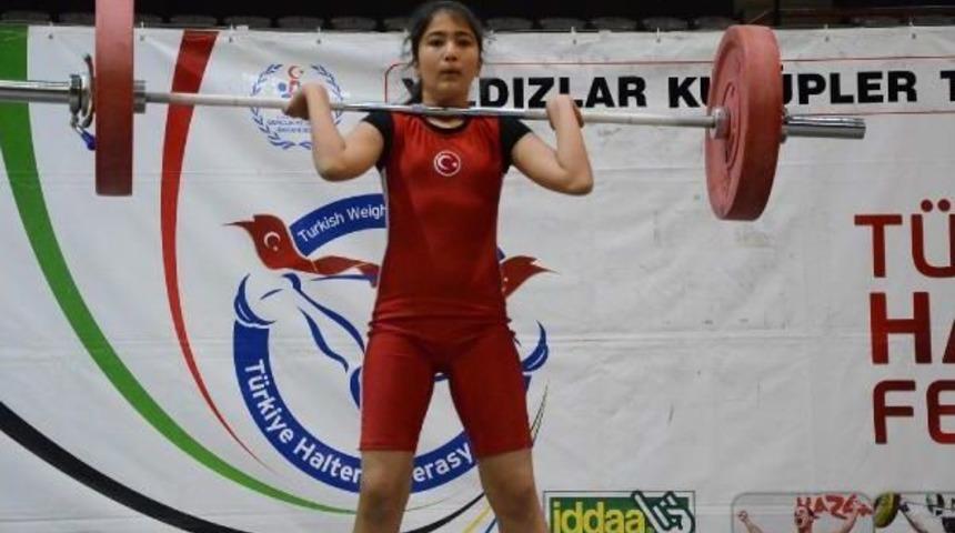 T&uuml;rkiye Yıldızlar Halter Şampiyonası Bursa'da Başladı