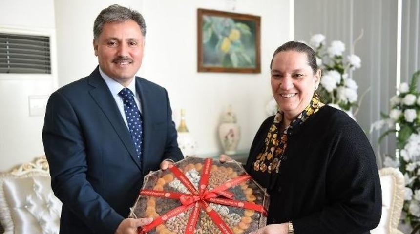 İso Y&ouml;netim Kurulu&rsquo;ndan, Başkan &Ccedil;akır&rsquo;a Ziyaret