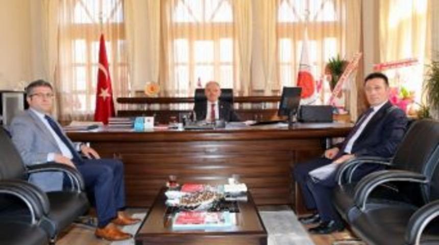 Yozgat Cumhuriyet Başsavcısı Ve Ağır Ceza Reisinden Bozok &Uuml;niversitesi Rekt&ouml;r&uuml; Karacabey&rsquo;e Ziyaret