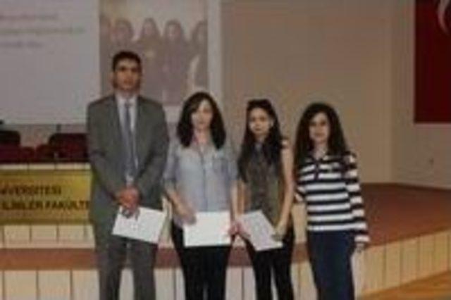 Er&uuml; İşletme B&ouml;l&uuml;m&uuml; Sosyal Sorumluluk Projelerine Katılan &Ouml;ğrencilere Sertifika Verdi 1