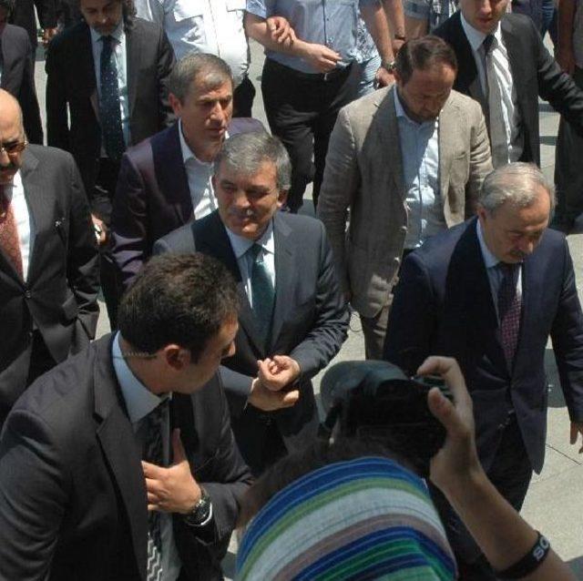 Abdullah Gül, Cuma Namazını Yeni Camii'nde Kıldı