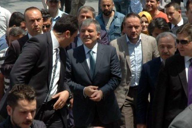 Abdullah Gül, Cuma Namazını Yeni Camii'nde Kıldı