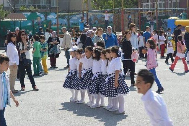 Atatürk İlköğretim Okulunda “bahar Şenliği”