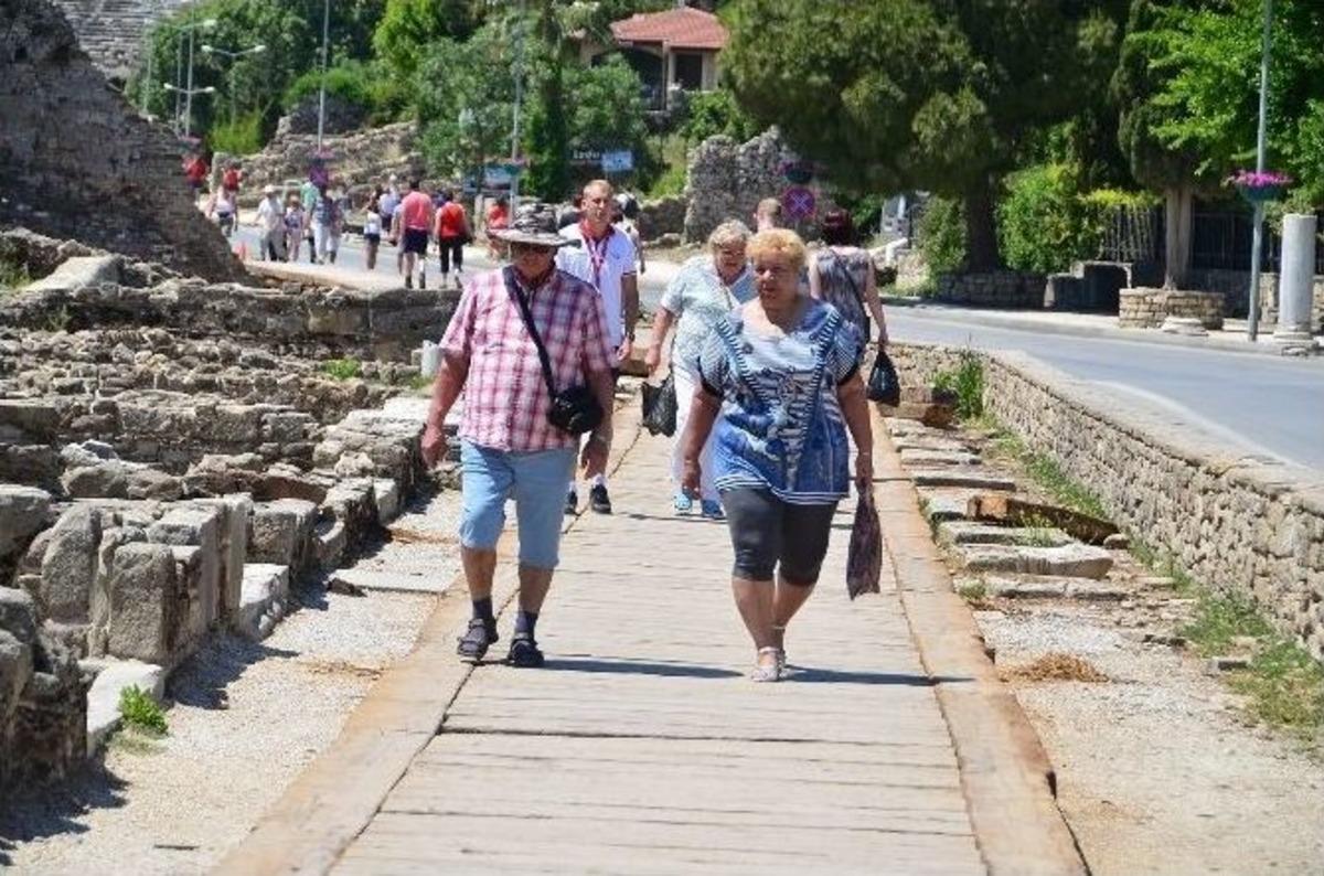 Side Antik Kentine Ahşap Yaya Yolu