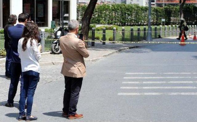 Beyoğlu'nda Şüpheli Çanta Hareketliliği