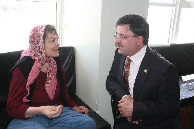 Ak Parti Yozgat Milletvekili Başer, Özürlü Rehabilitasyon Merkezini Ziyaret Etti
