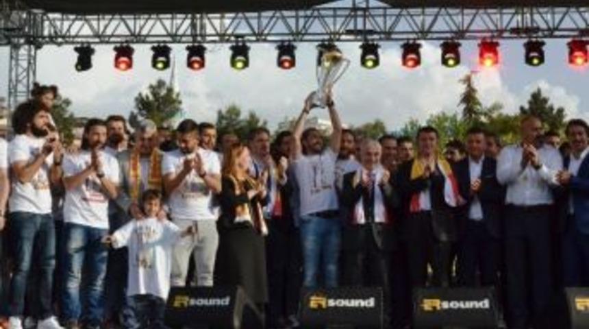Yeni Malatyaspor&rsquo;un Şampiyonluk Kupası İstanbul&rsquo;da