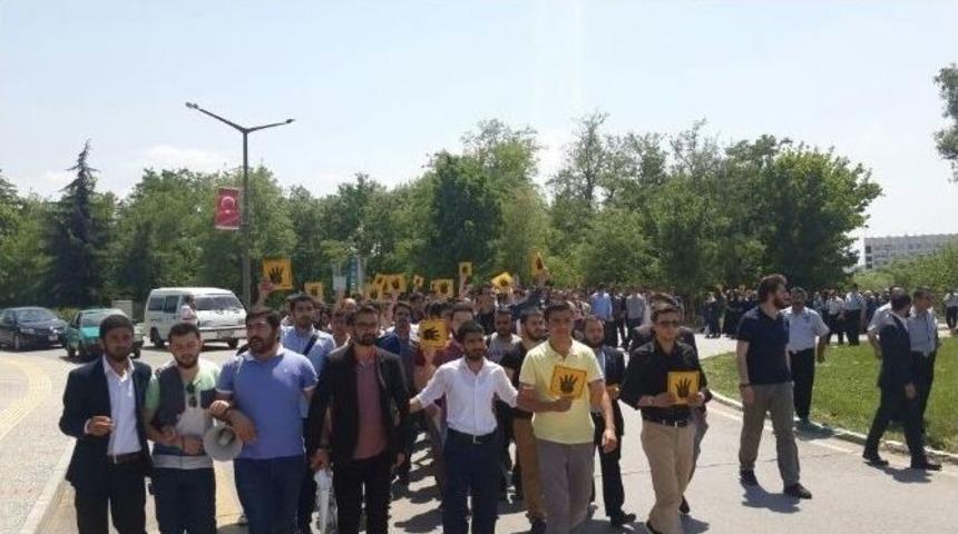 Bursalılar Mursi&rsquo;ye İdam Verilmesini Protesto Etti