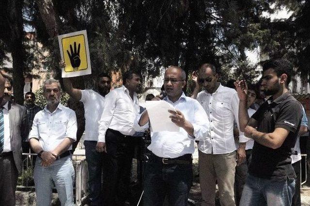 Reyhanlı İl&ccedil;esi&rsquo;nde Mursi&rsquo;ye Destek Eylemi 1