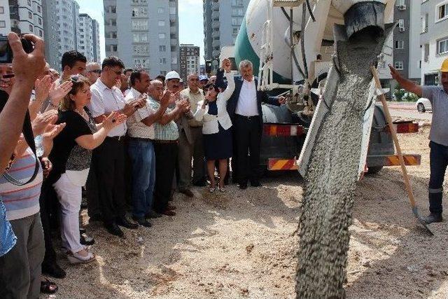 Seyhan Belediyesi&rsquo;nden Pınar Mahallesi&rsquo;ne Kapalı Semt Pazarı 2