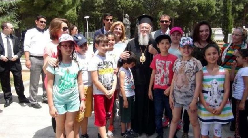 Bartholomeos &Ccedil;anakkale'de 100 Yıl &Ouml;nce Can Veren Askerler I&ccedil;in Dua Etti