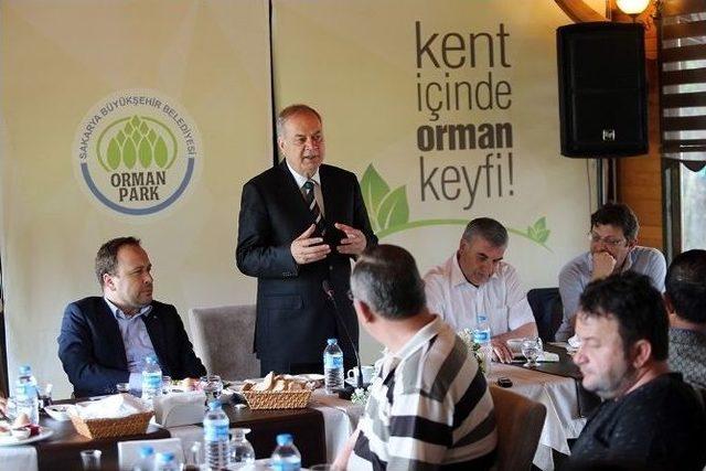 Başkan To&ccedil;oğlu Ve Milletvekili Adayı İsen Şehir Eşrafı İle Bir Araya Geldi 1