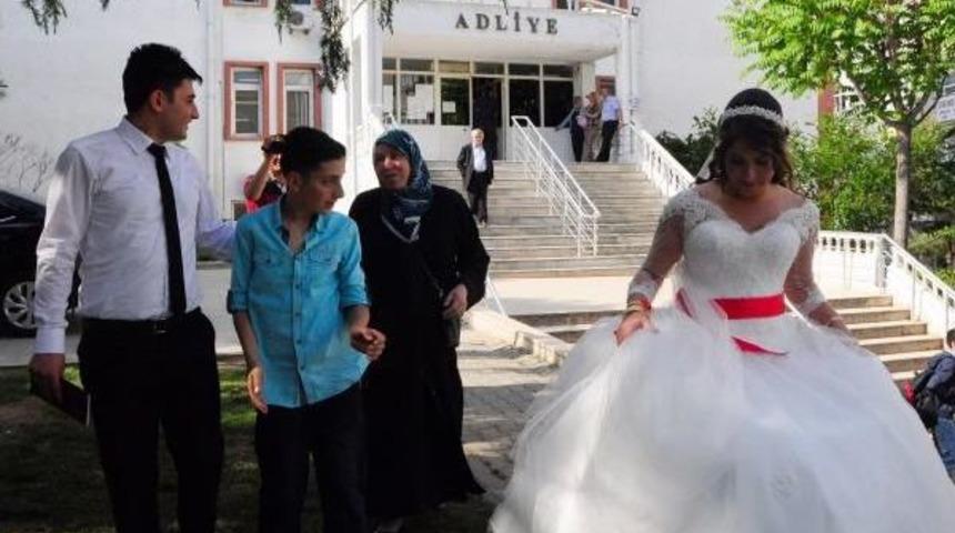 Gelinliğiyle Cezaevindeki Ağabeyini Görmek Istedi, Izin Alamadı