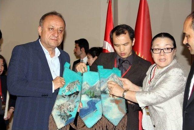 Kastamonu’da Türkiye-kırgızistan İlişkileri Sempozyumu Düzenlendi