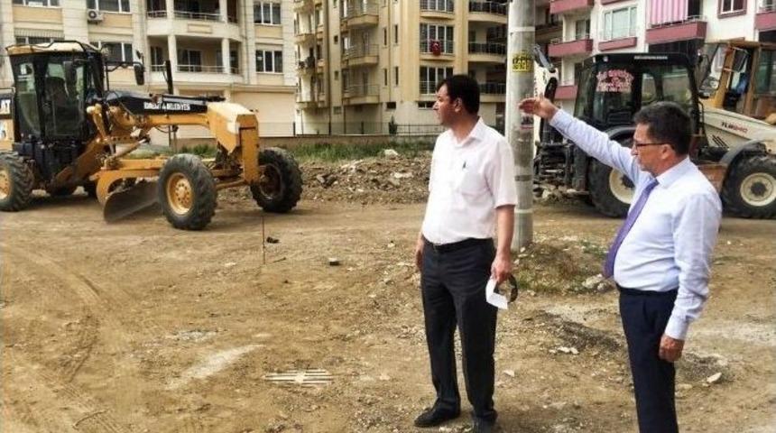 Edremit Belediye Başkanı Kamil Saka, &Ccedil;alışmaları Yerinde Takip Ediyor