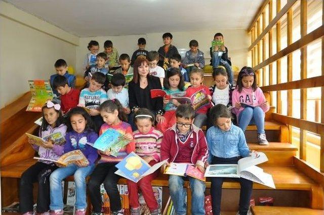 Türkiye’nin İlk Tematik Çocuk Kütüphanesi Açıldı