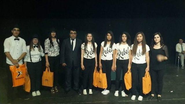 Kahta&rsquo;da İngilizce Şarkı Ve Ske&ccedil; Yarışması Yapıldı 1