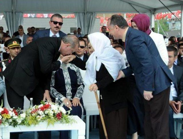 Ordu-Giresun Havalimanı A&ccedil;ılışına Katılan Başbakan Davutoğlu: Bizim Meselemiz, Koltuk Meselesi Değil (2) 3