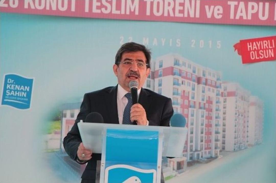 Bakan G&uuml;ll&uuml;ce: &ldquo;chp D&ouml;neminde Televizyonda T&uuml;rk&ccedil;e T&uuml;rk&uuml; S&ouml;ylemek Yasaktı&rdquo;