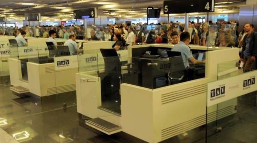 Havalimanında Polnet Arızası Kuyruğu