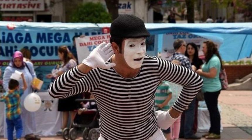 Aliağa&rsquo;da &rsquo;eğitim Ve Bahar Şenliği&rsquo;