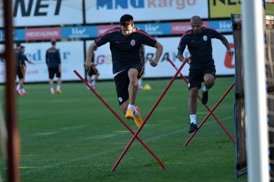 Galatasaray&rsquo;da Derbi Hazırlıkları S&uuml;r&uuml;yor