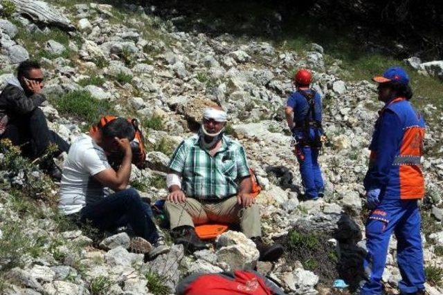 Üzerine Düştüğü Ağaç Yamaç Paraşütçünün Hayatını Kurtardı