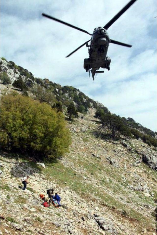 Üzerine Düştüğü Ağaç Yamaç Paraşütçünün Hayatını Kurtardı