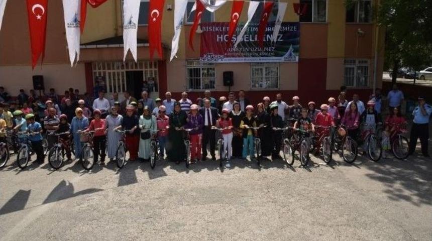 H&uuml;seyin &Uuml;z&uuml;lmez, &ldquo;başarmak Sizden Bisikletler Bizden&rdquo;